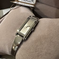 Gucci Women’s Dress Watch G Line 109 Series YA109523 USED