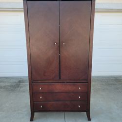 Wood Dresser With Clothes Hanger
