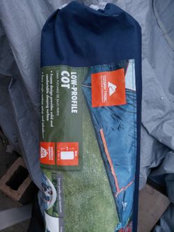2 canopy tents n cot
