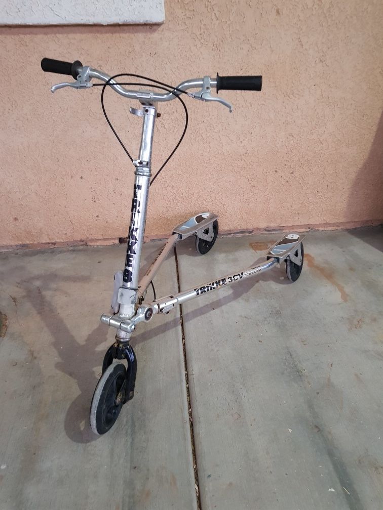 Trikke 8 3CV Scooter