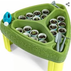 Simplay3

Seed to Sprout Raised Garden Planter

