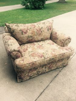 Chair and a Half/Loveseat