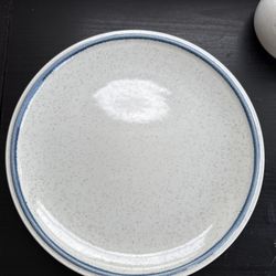 (5) Mikasa Cordon Bleu Dinner Plates