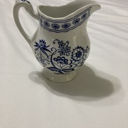 J&G Meakin Classic White Blue Nordic Creamer ( Shipping Included)