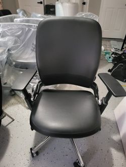 Steelcase  Leap V2  Leather   Like New