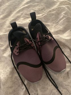 Women’s Naike size 8