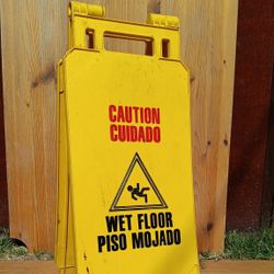 Wet Floor Sign, Señel De Piso Mojado