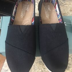 Toms De Mujer Size 8 Color Negro New Never Used 