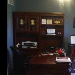 Executive desk with Cabinet & Drawer Set