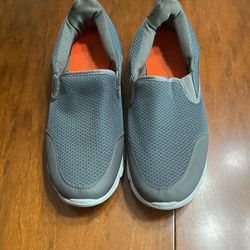 Mens Size 10 Lightweight Slip On Shoe