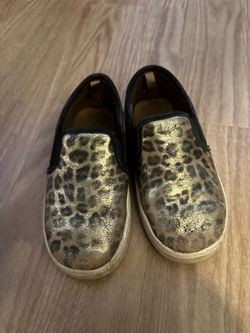 Girls leopard shoes