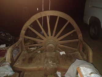 Wagon wheel bench seat