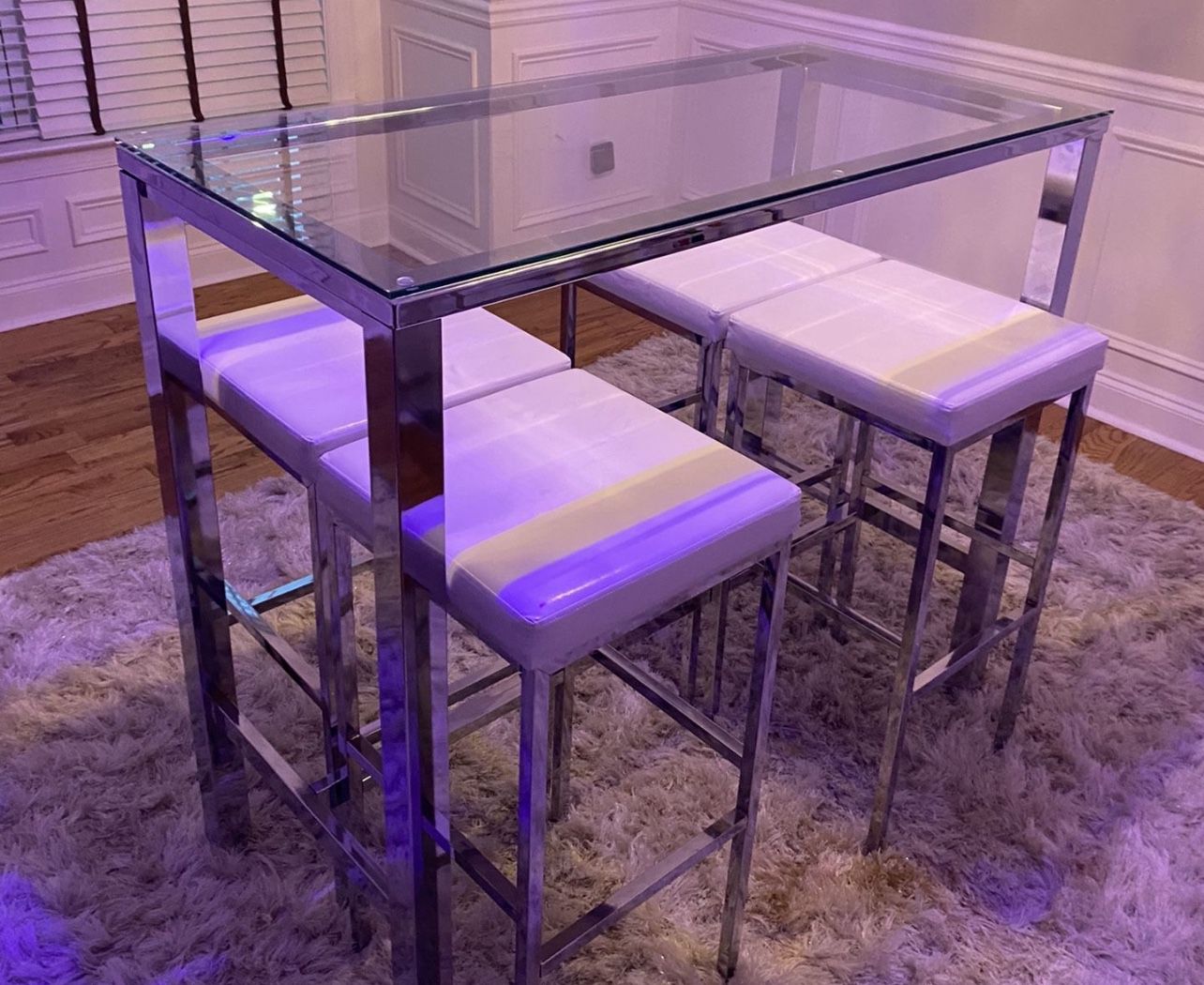 Breakfast Bar Glass Table With High Chairs 