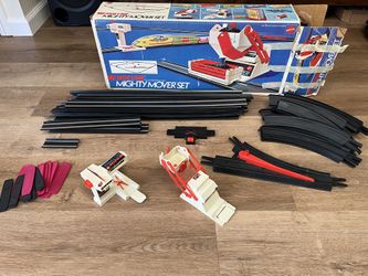 Mattel Hot Line Mighty Mover Set Train Set