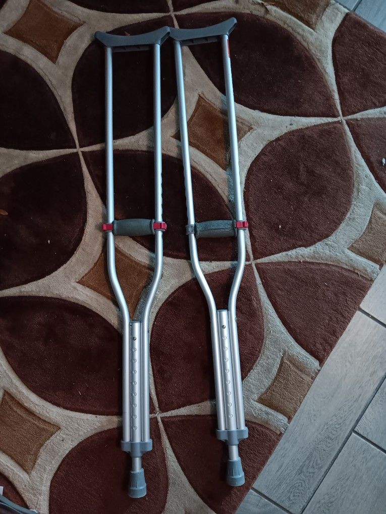 Crutches 