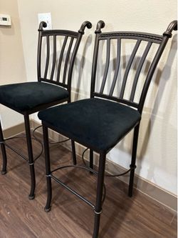 Counter Chairs/Stools