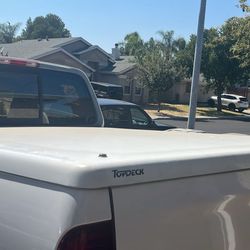 6 ft truck bed fiberglass cover with 2 rods and strap