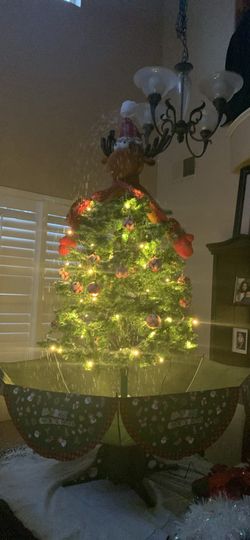 Indoor Snowing Christmas Tree