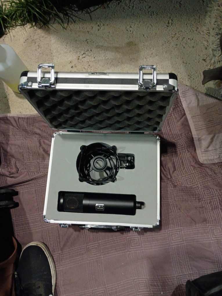 Slate ML1 Digital Modeling Microphone (Flat Black)