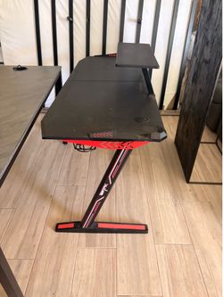 Gaming table