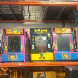 Classic Pac-Man Arcade Machine – Retro Gaming Cabinet (Like New)