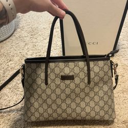 Gucci GG Supreme 2 Way Tote