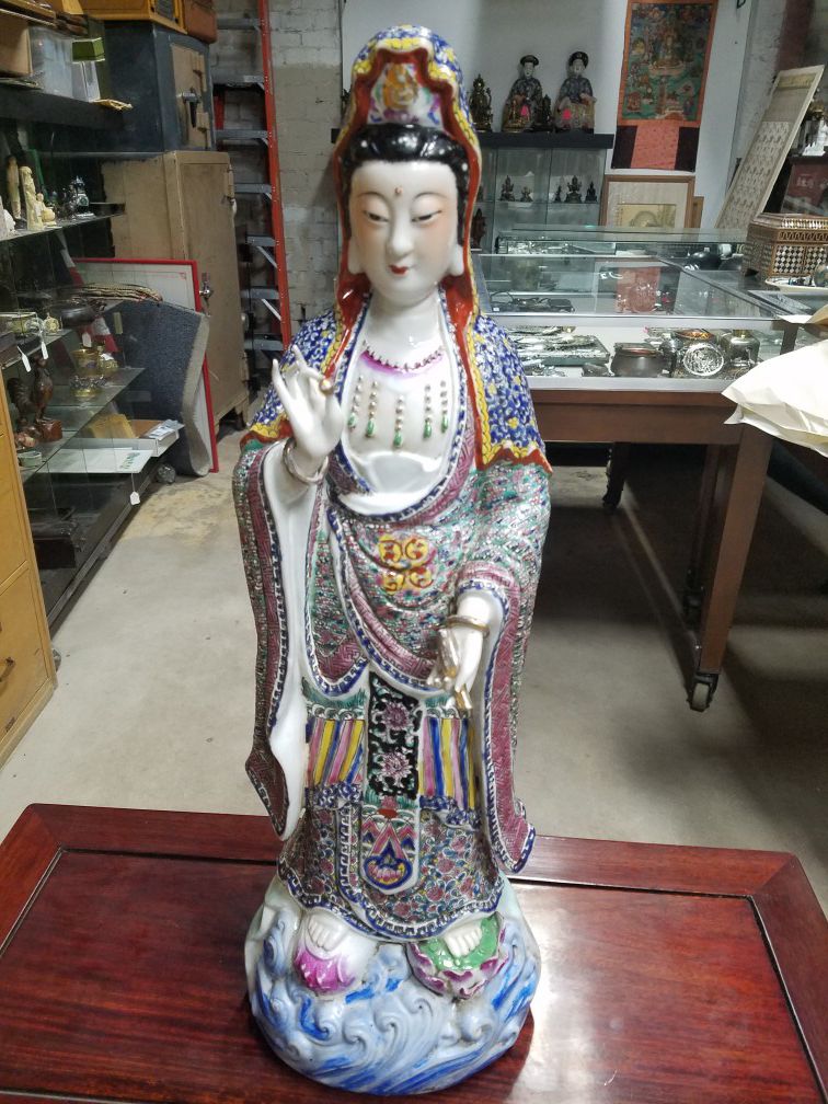 Porcelain Chinese statue