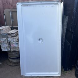 Sterling Shower Base Have Cut Piece And One Crack Take. The Pictures Strong The Center Is In Good Conditions Regular Price $399 Here Only $75 Dls As I