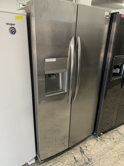 Frigidaire side by side in stainless steel