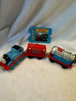 Thomas & Friends Take Along Thomas & The Jet Engine Diecast Train Set Fuel Car