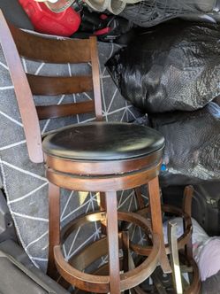 3 bar height vinyl wood stools