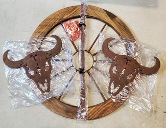 Rustic Wheel Western Farmhouse Decor
