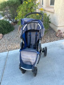 B.O.B. Jogging Stroller – $40