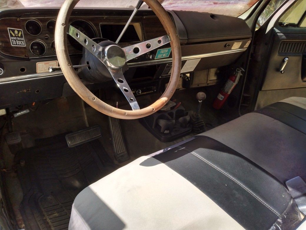 1977 Dodge W200 !!