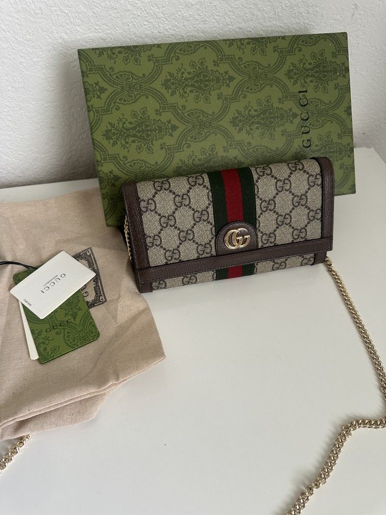 Gucci Wallet Like New