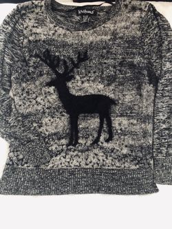 XL woman’s reindeer sweater