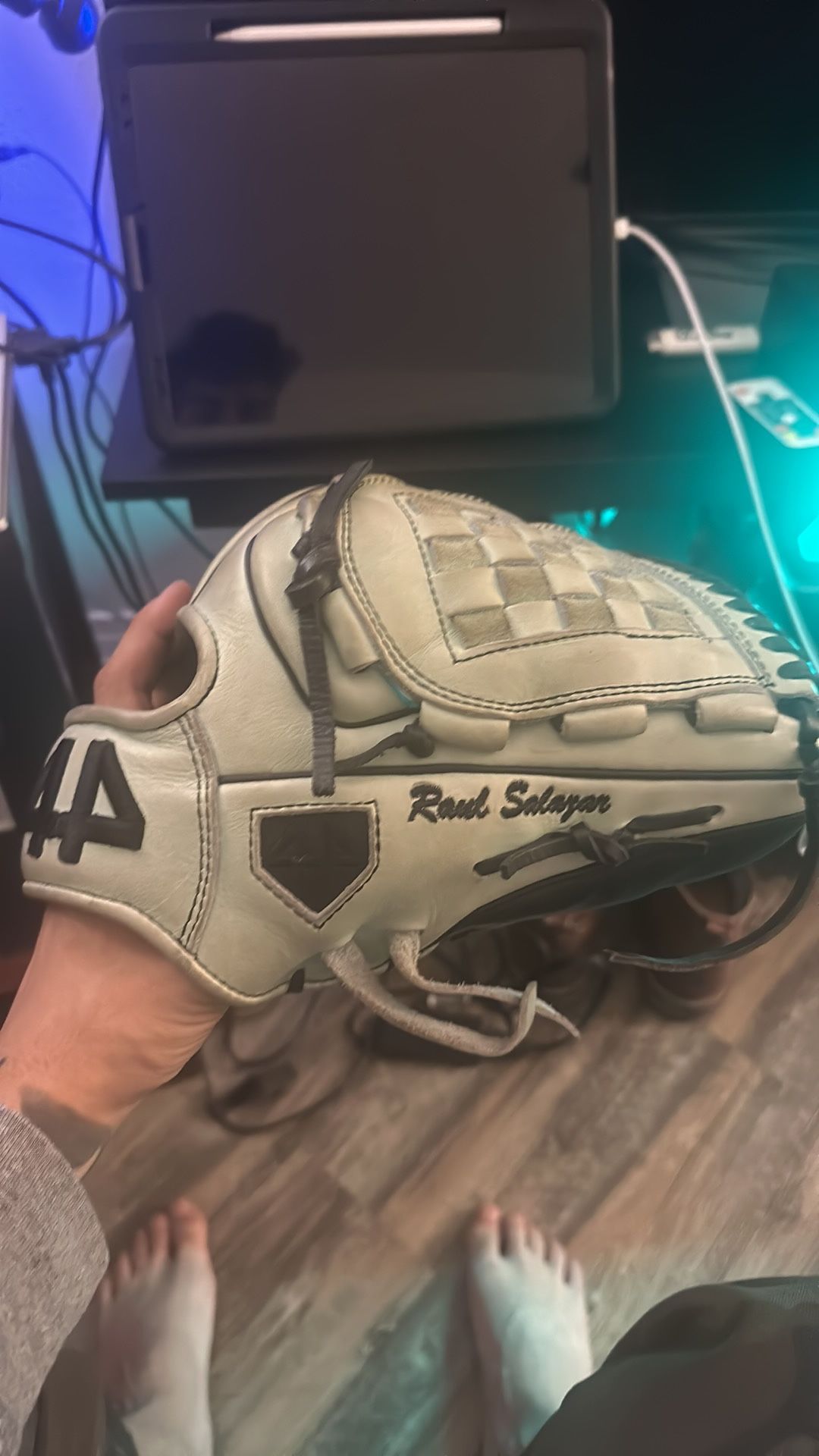 44 Pro Glove Men’s Baseball 11.75 Mint Green Glove