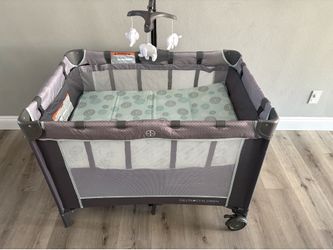 Delta Children LX Deluxe Play Yard