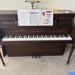 1973 Yamaha Console Piano
