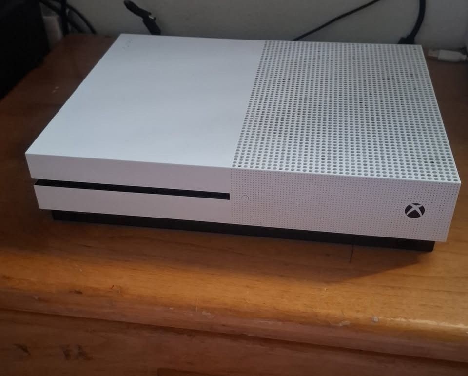 Xbox One S