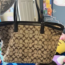 Coach Large Tote, InSide Needs Clean 
