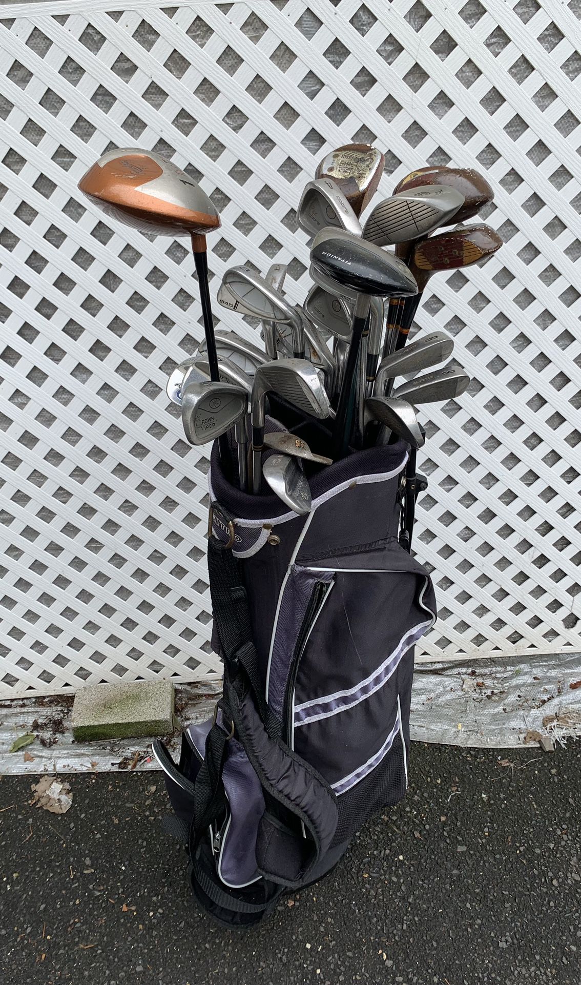 Bag of golf clubs 2 clubs Pure spin tour series 50 o and 60o Tommy Armour 845 P 8 clubs 3456789p King cobra over size 7 clubs 345689 PW 1 club Har