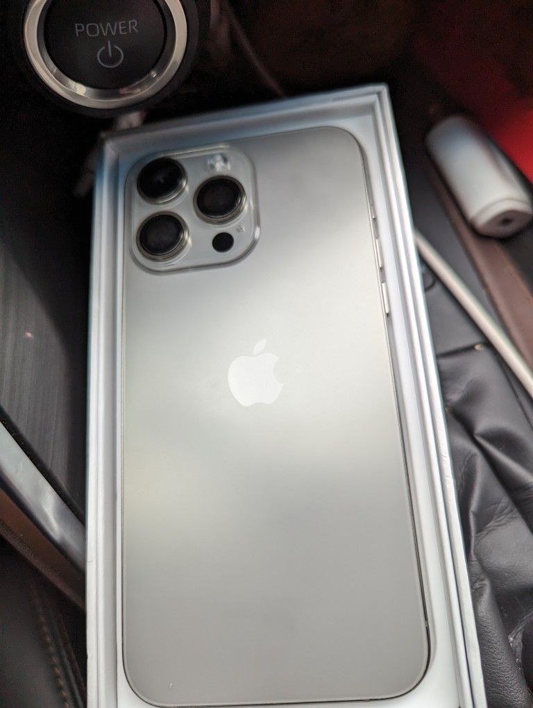 Iphone15 Pro Max plus ipods