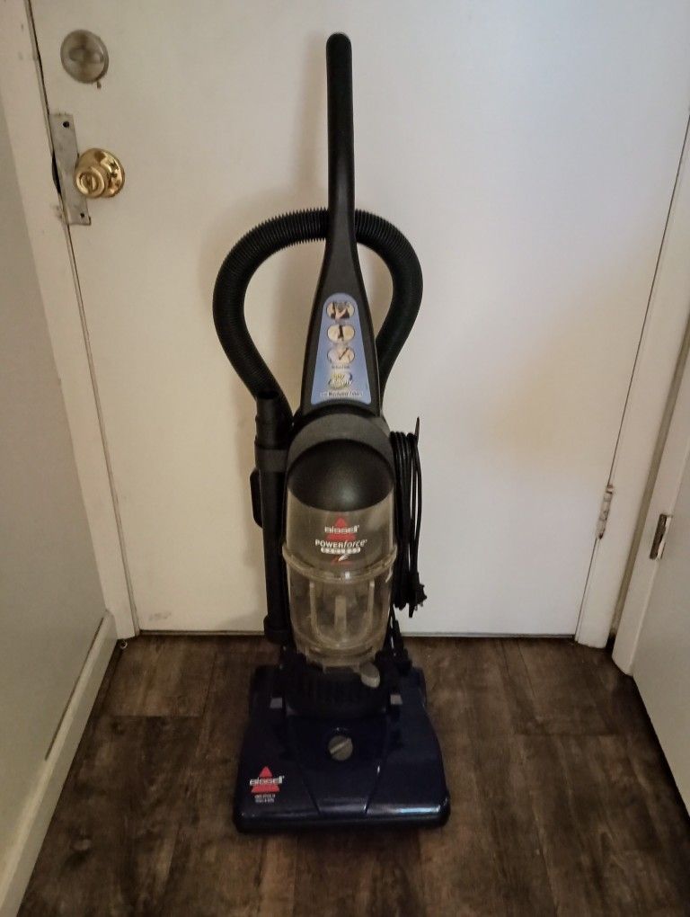 Bissell Powerforce Bagless Vacuum Cleaner