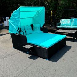 Brand New Cost way Outdoor Patio Rattan Daybed Thick Pillows Cushioned Sofa Furniture Red