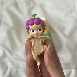 sonny angel hipper - grape