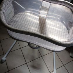 Halo Bassinet Glide Sleeper 