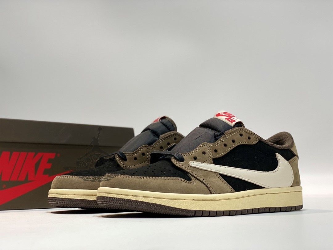 Jordan 1 Retro Low OG SP Travis Scott New