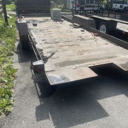 Heavy Machine Hauling Trailer