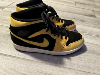 Air Jordan 1 Retro Mid Reverse Love BlackYellow